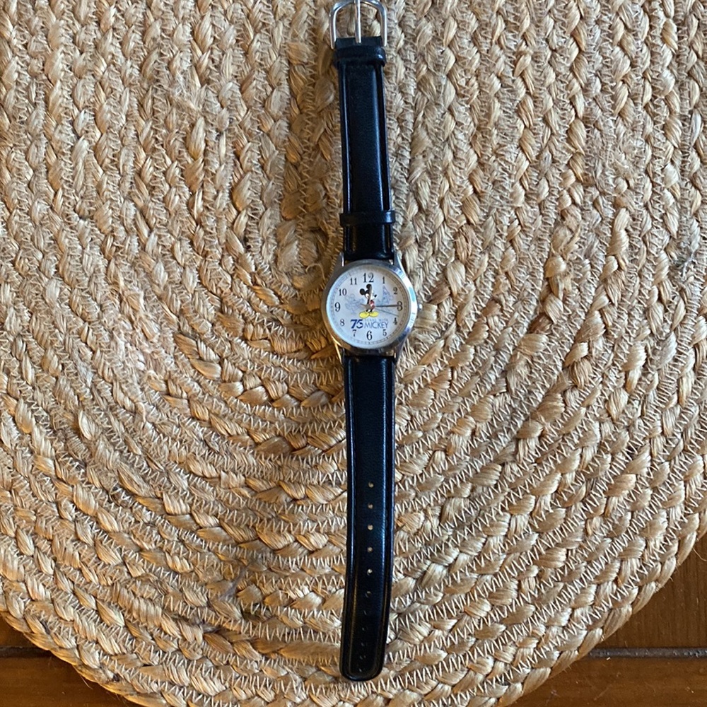 Mickey Mouse watch - Picture 5 of 6